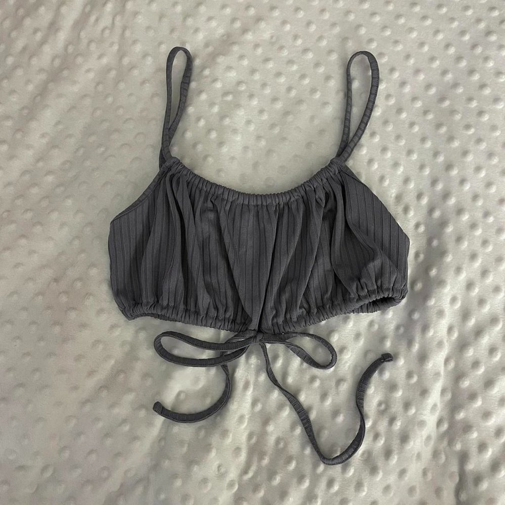 grey crop top tie front brand: collusion size: 6